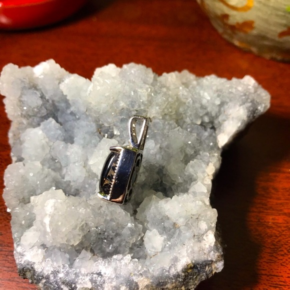 Silver Shungite matrix pendant - Picture 2 of 5